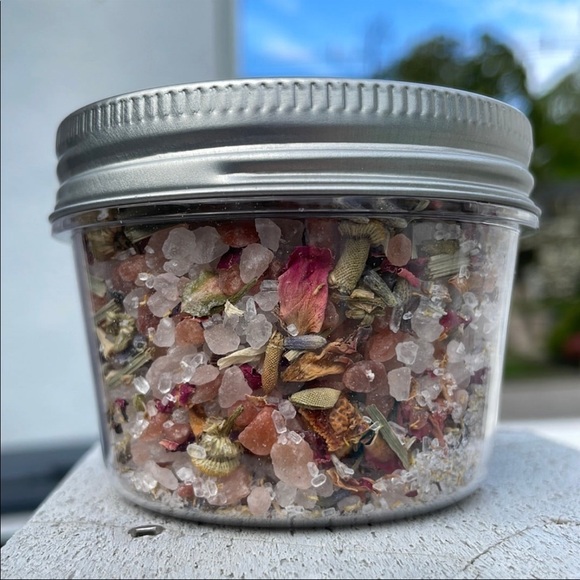 Handmade Floral Bath Salts 4oz - Picture 2 of 3